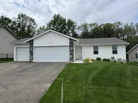 3345 Emerald Dr, Janesville, WI 53546