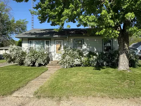 411 N Oak St, Reedsburg, WI 53959