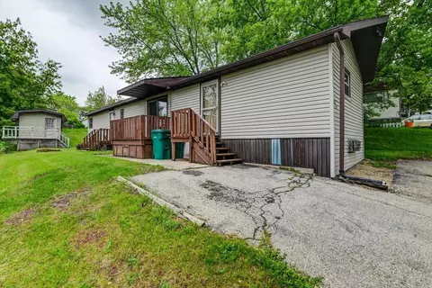 884 Norman Dr, Stoughton, WI 53589