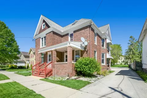 217 S 7th St, Watertown, WI 53094
