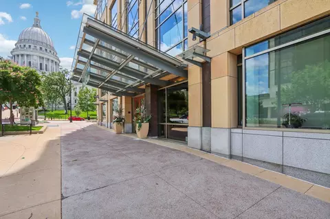 100 Wisconsin Ave #1203, Madison, WI 53703
