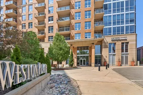 625 N Segoe Rd #304, Madison, WI 53705