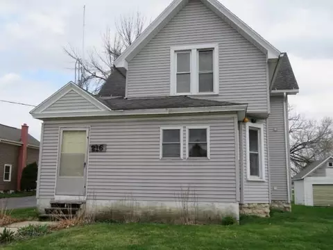 216 Mill St, Fox Lake, WI 53933