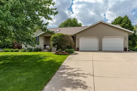 1409 Shannon Dr, Janesville, WI 53546