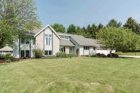 2321 E Pine Tree Ct, Milton, WI 53563
