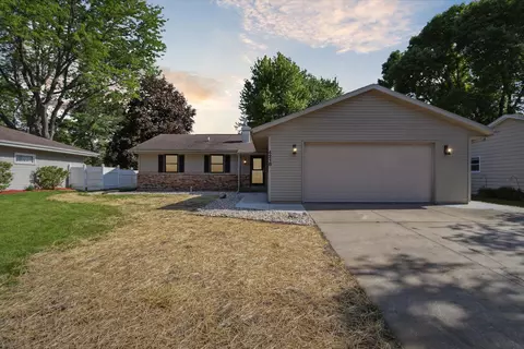 4218 Skyview Dr, Janesville, WI 53546
