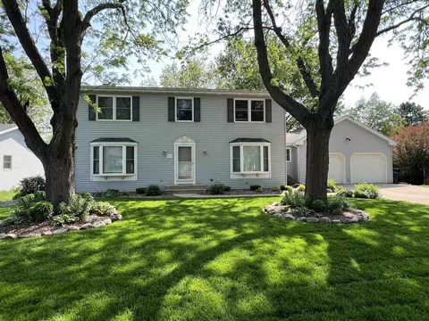 612 Cambridge Dr, Janesville, WI 53548