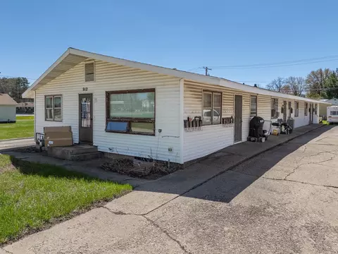 912 Broadway Ave, Wisconsin Dells, WI 53965