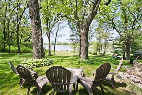 733 Bass Lake Ct, Stoughton, WI 53589