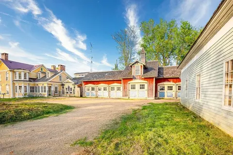 6251 W East Rd, Scales Mound, IL 61075