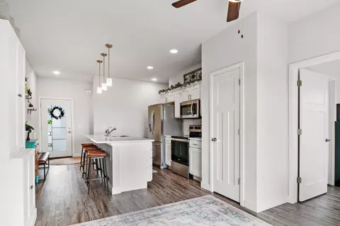 5527 Prairie Place Dr, Mcfarland, WI 53558