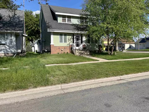 301 Grove St, Beaver Dam, WI 53916