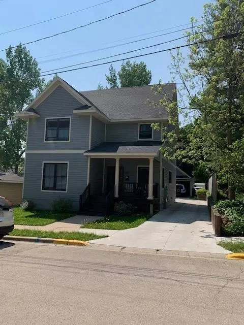 255 Division St, Platteville, WI 53818
