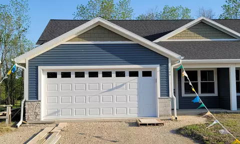 209 Edenview Ln, Eden, WI 53019