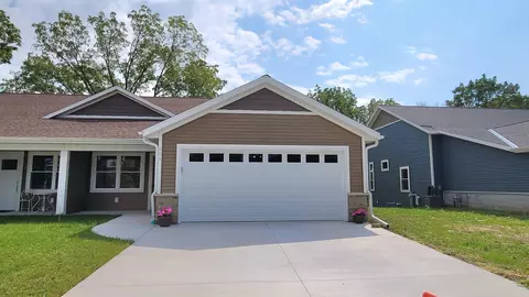 211 Edenview Ln, Eden, WI 53019