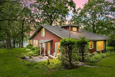607 B Illinois Ave, Green Lake, WI 54941