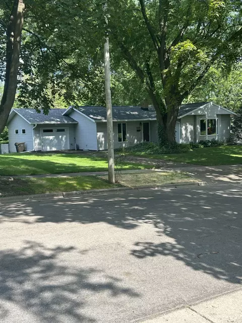 117 Richland Ln, Madison, WI 53705