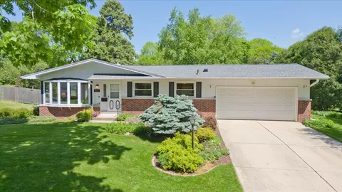 5310 Queensbridge Rd, Madison, WI 53714