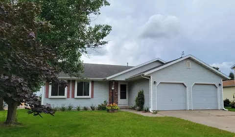 915 Lone Tree Ln, Prairie Du Sac, WI 53578