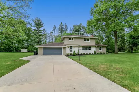 2440 Blarney Stone Dr, Beloit, WI 53511