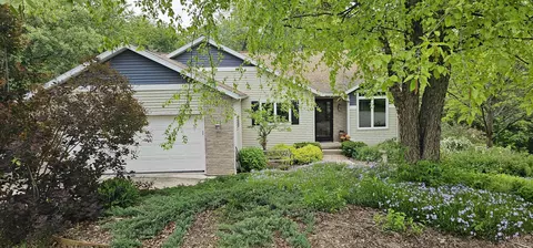 810 Hiawatha Trl, Waterloo, WI 53594