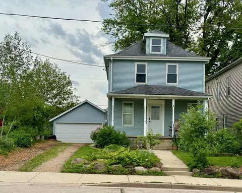 321 N Main St, Fall River, WI 53932