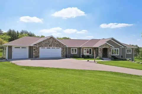 w7415 Oak Terrace, Pardeeville, WI 53954
