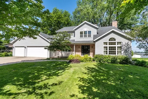 204 Starkweather Dr, Beaver Dam, WI 53916