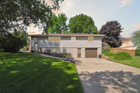 3172 Lehner Rd, Dodgeville, WI 53533