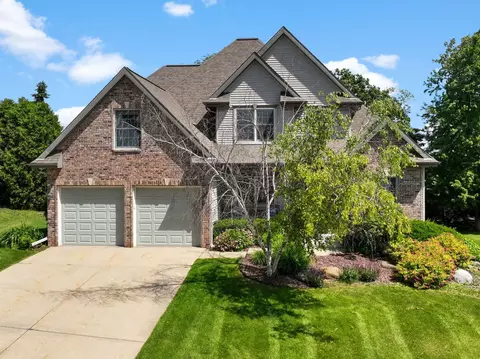 730 Greystone Ln, Middleton, WI 53562