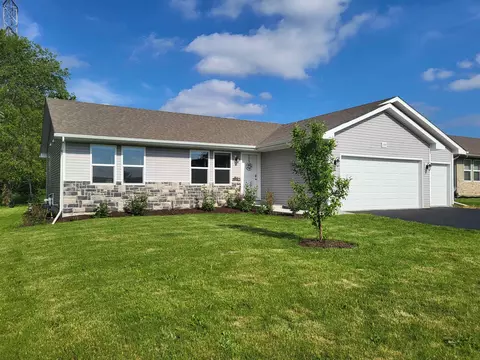2765 S Claremont Dr, Beloit, WI 53511