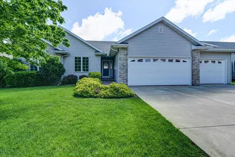 1304 Landmark Dr, Cottage Grove, WI 53527