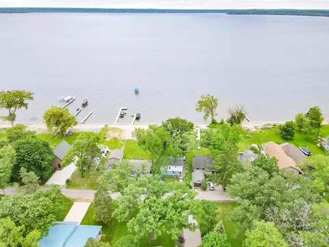 w9479 Lake Drive, Edgerton, WI 53534