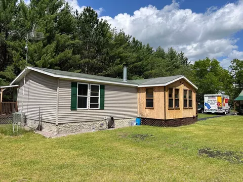 2765 2nd Ave, Oxford, WI 53952