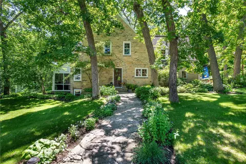 3315 Blackhawk Dr, Madison, WI 53705