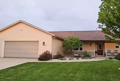 1336 Savannah Woods Dr, Edgerton, WI 53534