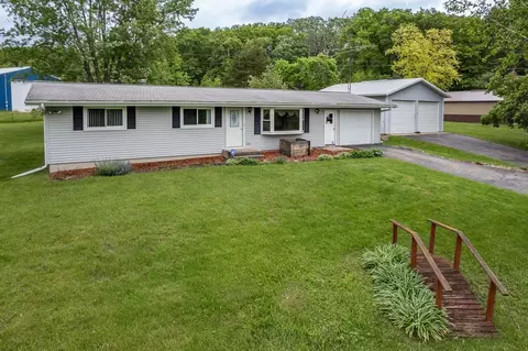 e3572 Green Valley Drive, La Valle, WI 53941