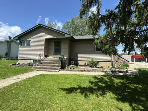 402 W Spring St, Dodgeville, WI 53533