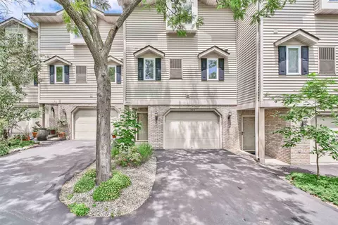432 Meadowridge Cir, Lake Mills, WI 53551