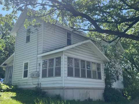 515 State Farm Rd, Deerfield, WI 53531