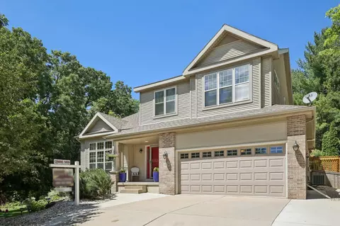 1129 Meadow Sweet Dr, Madison, WI 53719