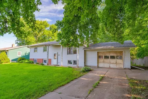 706 Mark Dr, Verona, WI 53593