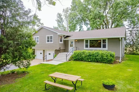 6761 Hickory Ln, Deforest, WI 53532