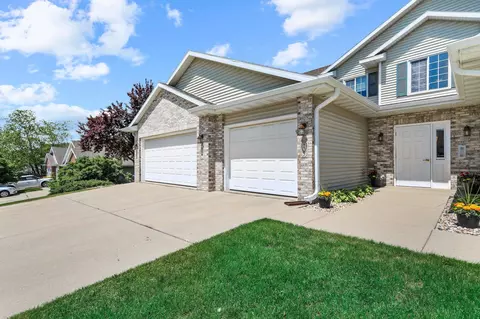 207 Parador Pl, Cottage Grove, WI 53527
