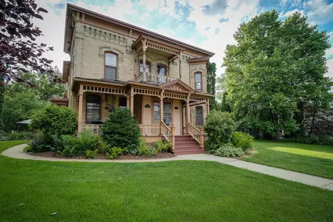516 S Page St, Stoughton, WI 53589