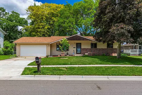 1008 Ring St, Sun Prairie, WI 53590