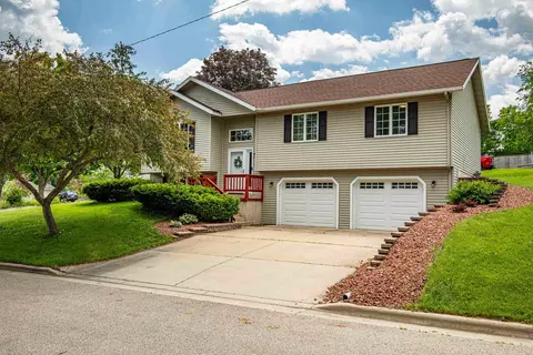 513 8th Ave, New Glarus, WI 53574