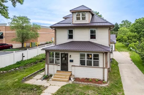 145 S Dewey Ave, Reedsburg, WI 53959