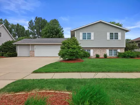 153 Cardinal Ln, Fall River, WI 53932