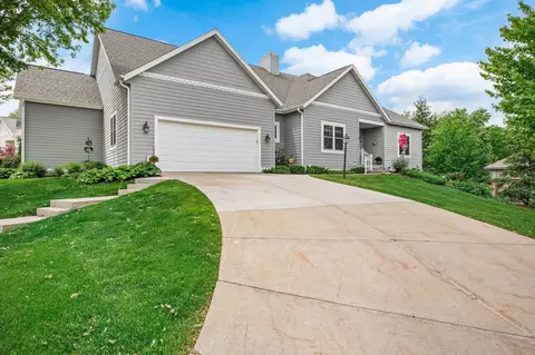 21 Settler Hill Cir, Madison, WI 53717